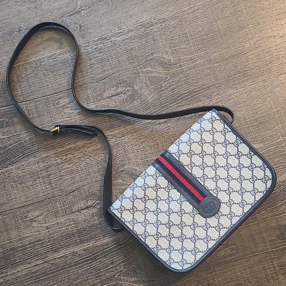 Authentic Vintage Gucci Messenger Style Bag